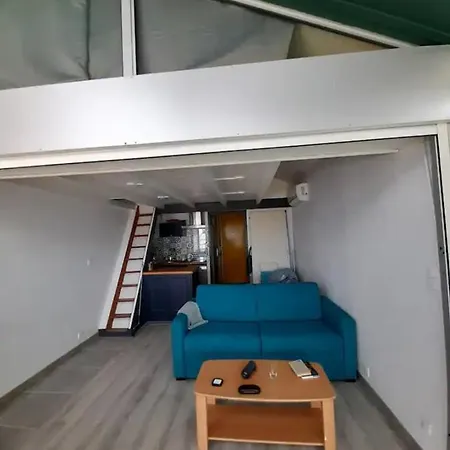 Appartement Bright And Comfortable Seafront Studio