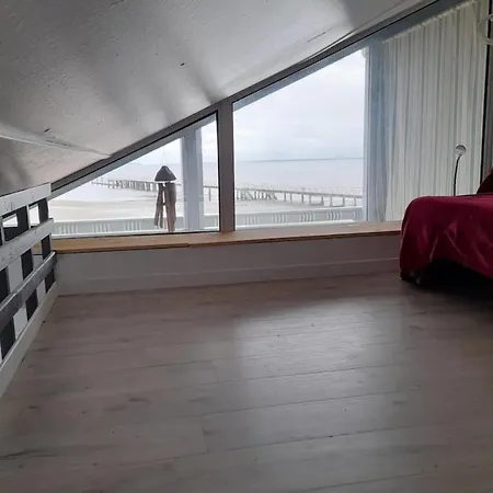 Bright And Comfortable Seafront Studio Andernos-les-Bains