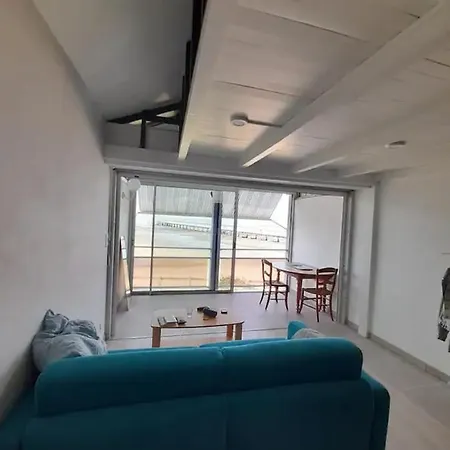 Bright And Comfortable Seafront Studio